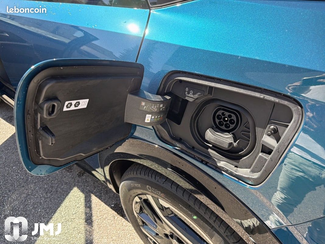 PEUGEOT 3008 Electrique 210 ch 73 kWh GT (image 23)