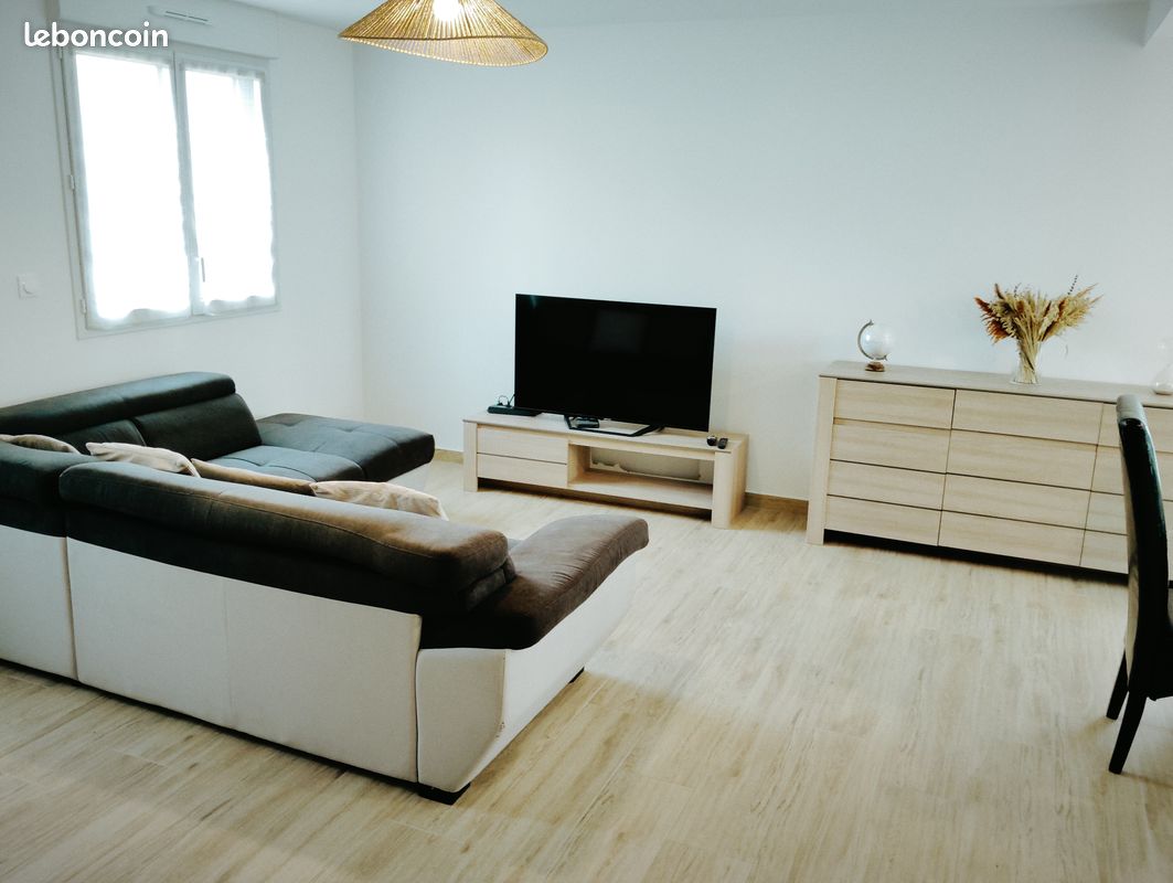 Maison 6 pièces 111 m² · à Péaule · 111 m² · 1 200 €/mois