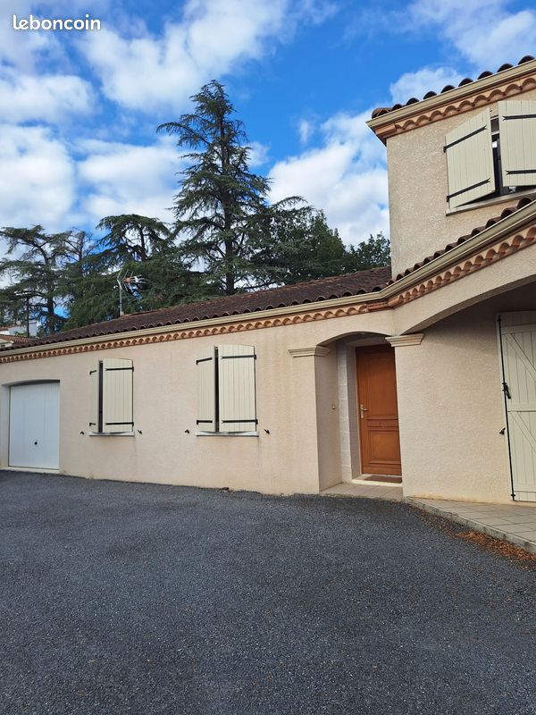 Maison 5 pièces 110 m² · à Castres · 110 m² · 950 €/mois