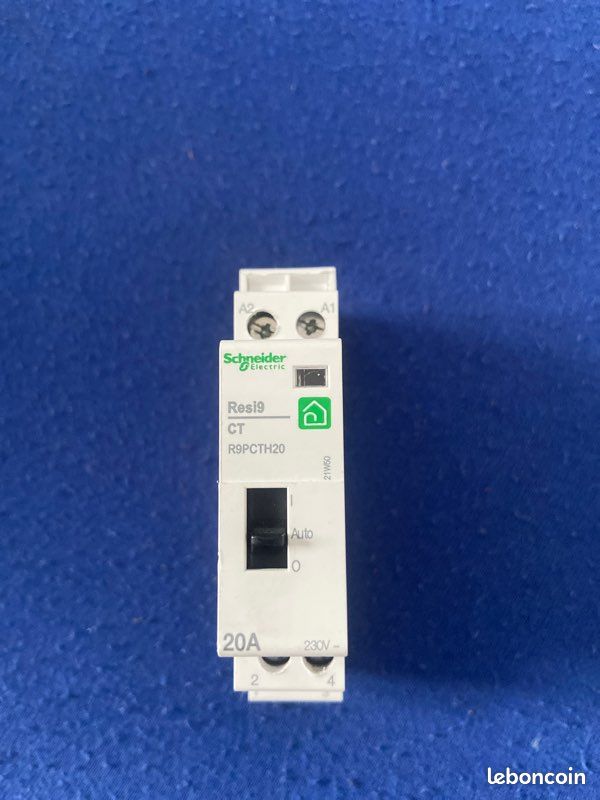 SCHNEIDER Resi9 XP Contacteur Jour/Nuit 20A 2NO monophasé - R9PCTH20 (image 1)