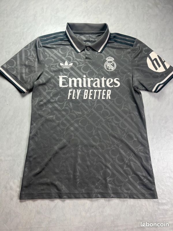 Maillot de football real de madrid saison 2024 gris adidas taille S (image 1)