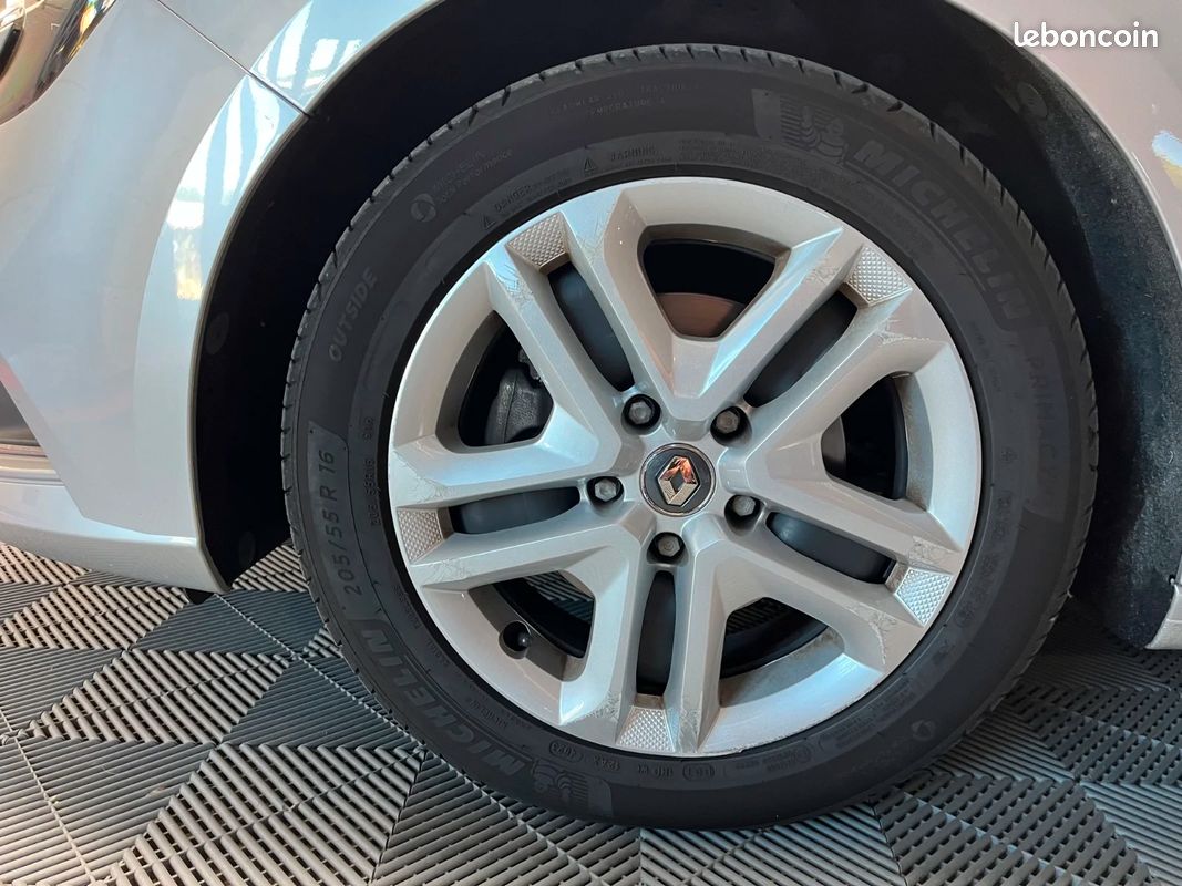RENAULT MEGANE IV BERLINE Blue dCi 115 EDC - Business INTENS (image 9)