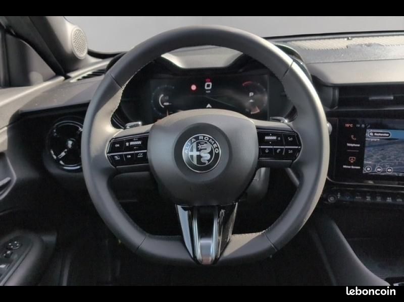 Alfa romeo Junior 1.2 Ibrida 136ch Speciale DCT6 (image 10)