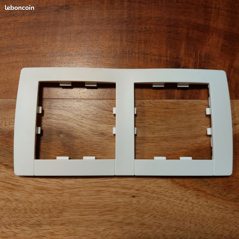 Plaque Double Hager Kallysta TITANE Verticale - Pour Rénovation Boîtes Anciennes (entraxe 57mm)