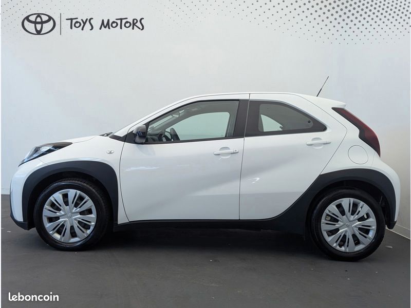 Toyota aygo x 1.0 VVT-i 72 Dynamic S-CVT (image 22)