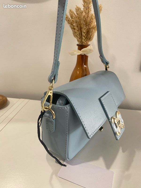 Petit Sac en cuir bleu ciel (image 2)