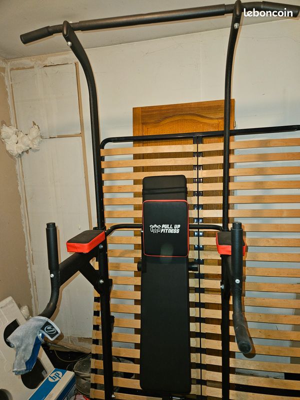 Pull Up Fitness - Barre de Traction avec Chaise Romaine et Banc Musculation, Noir/Rouge (image 8)