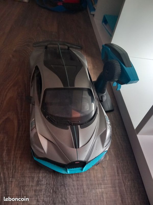 Voiture télécommandé buggatti (image 2)