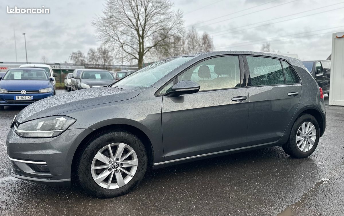 Volkswagen GOLF VII 1.0 TSI 110 TRENDLINE BVM6 (image 2)