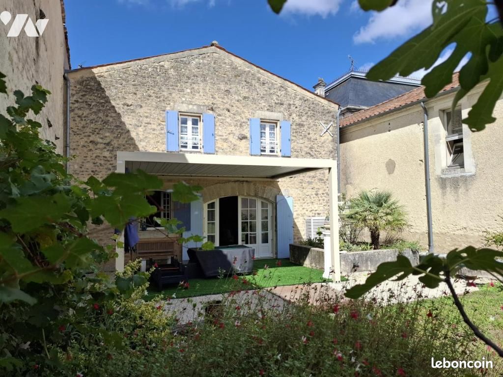 Maison 7 pièces 200 m² · à Loulay · 200 m² · 269 644 €