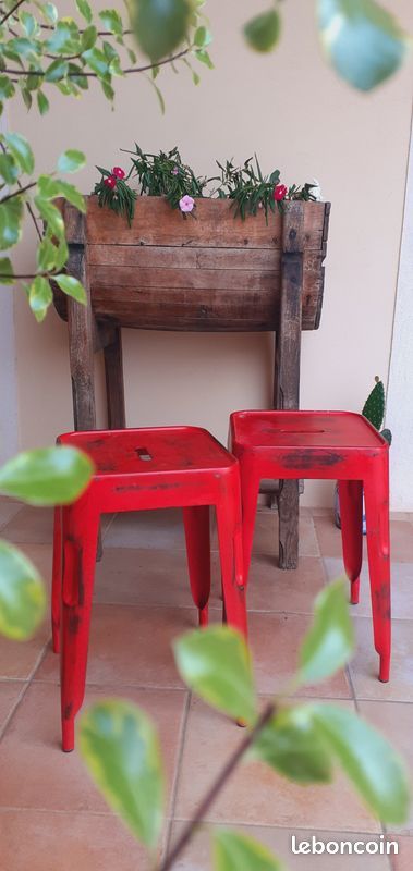 3 Tabourets rouge en métal NEUF (image 1)