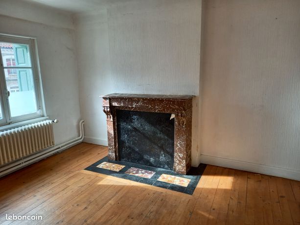 Apartement de 100m2 en plein centre ville de sury le contal 42450