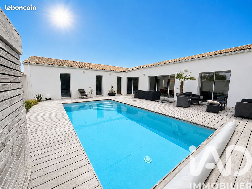 Maison 5 pièces 135 m² · à Salles-sur-Mer · 135 m² · 566 000 €