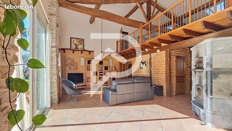 Maison 11 pièces 312 m²