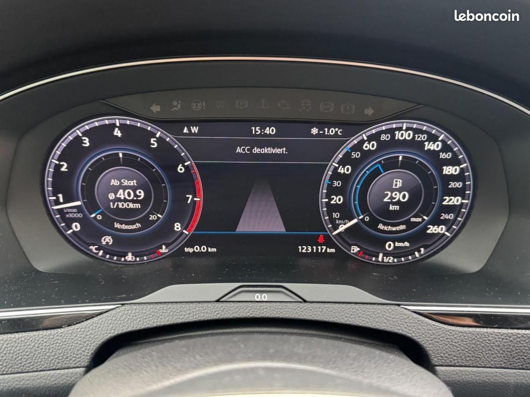 Volkswagen Passat SW Highline 1.4 TSI 150 ch / Virtual Cockpit Toit panoramique Caméra LED (image 20)