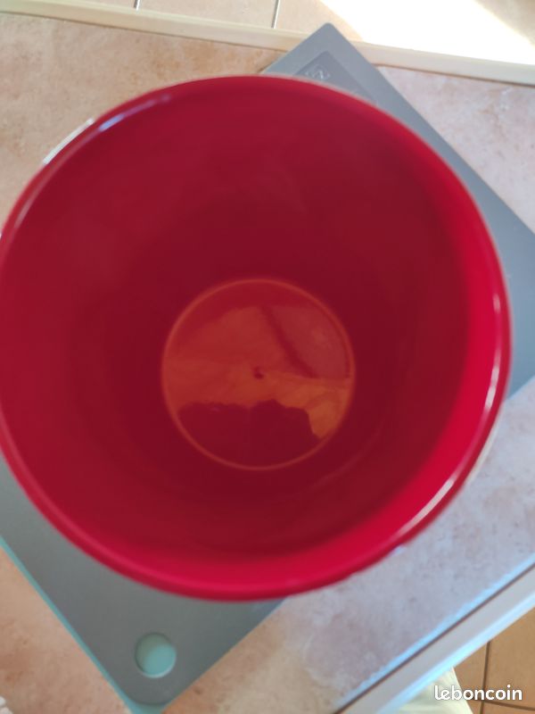 Cache pot rouge en faïence 15.5 cm (image 7)