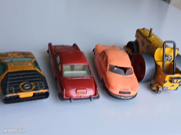PANHARD PL17 DINKY TOYS POUR ATLAS 547 1:43 de reference 547