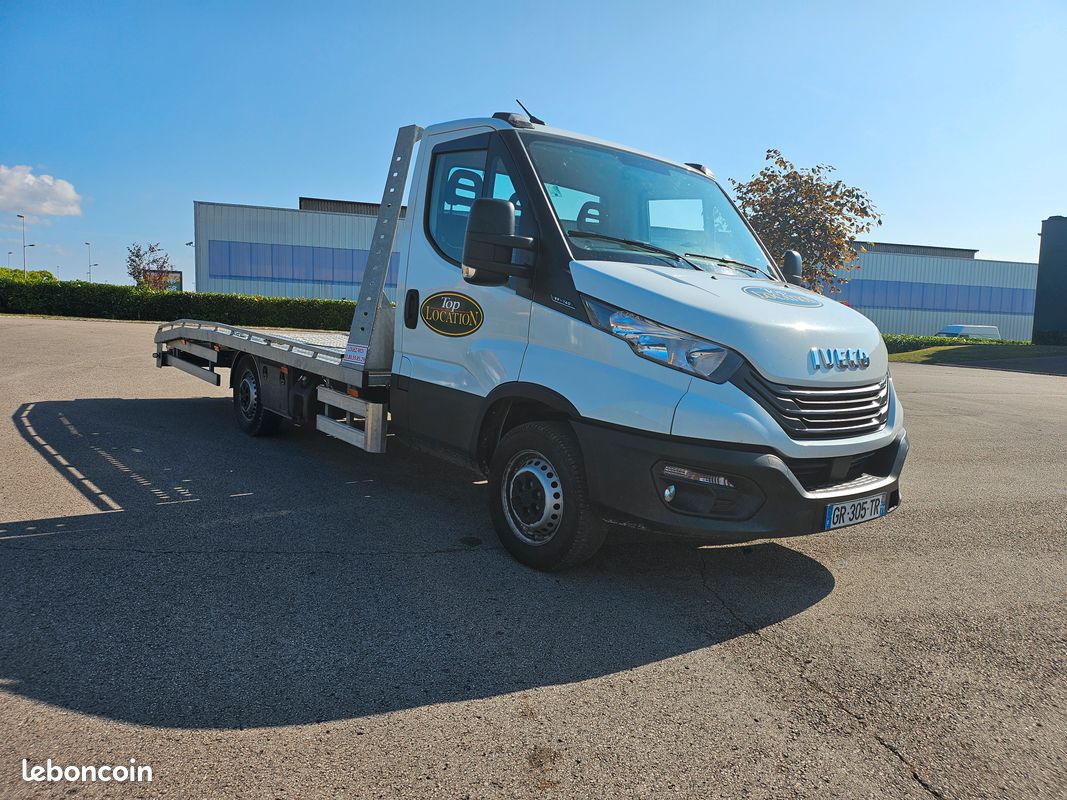Camion dépanneuse IVECO 35S14 d'occasion (image 2)