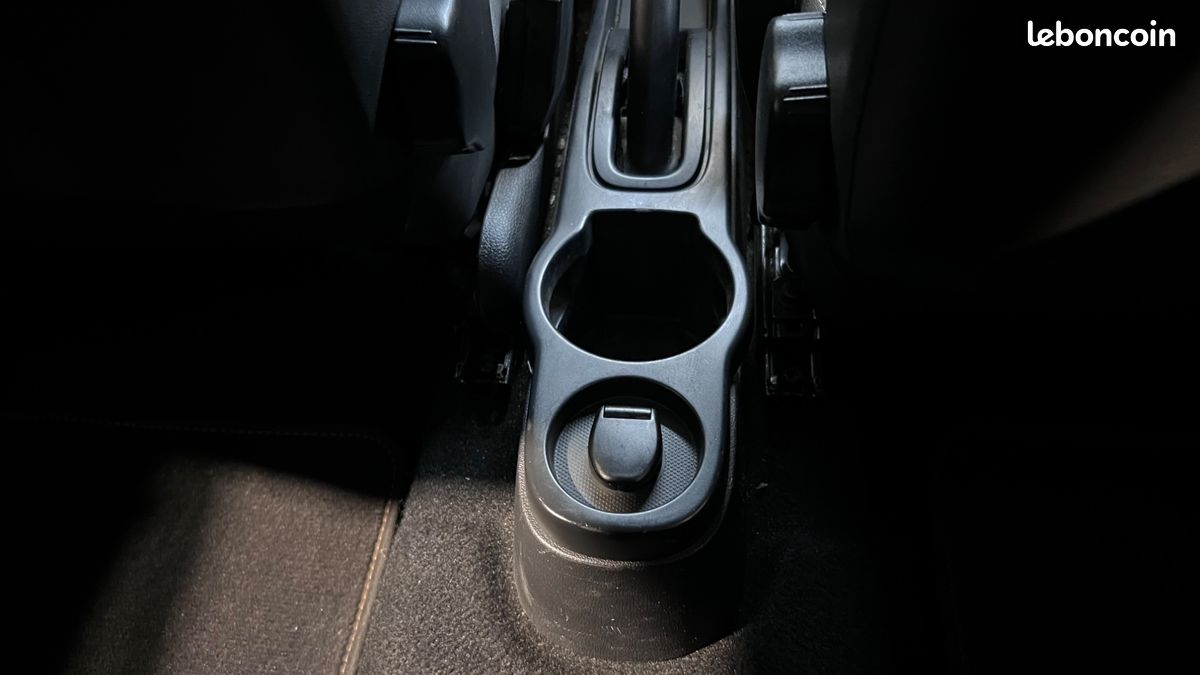 Dacia duster explorer 1.5 dci 110 4x2 edc bva bleu cosmos - attelage - suivi d'entretien (image 24)