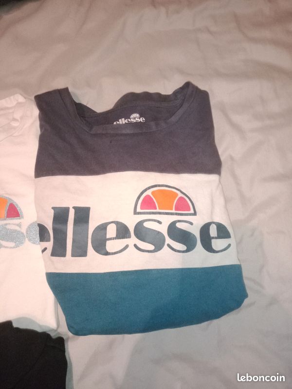Lot de t shirt et pull ellese (image 4)