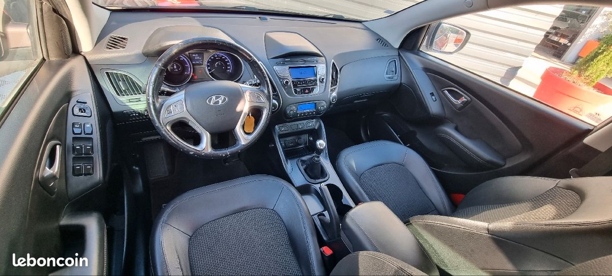Hyundai ix35 4wd 2.0l 136cv 4x4 SUV (image 4)
