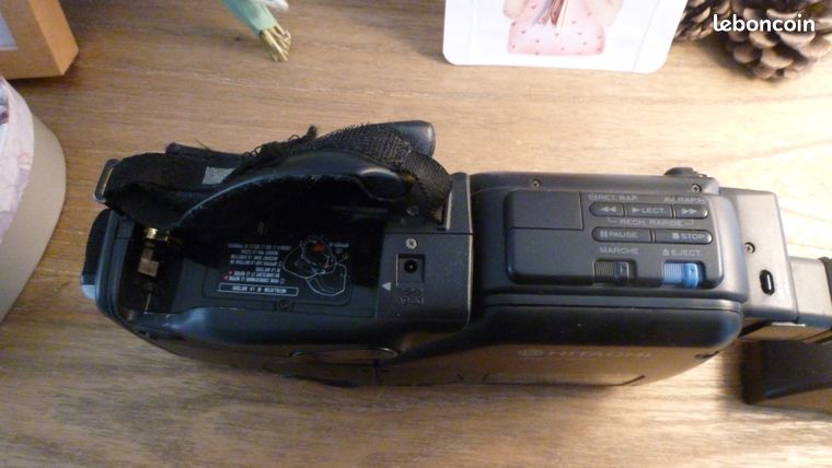 Ancien Camescope Hitachi VM C1S à Cassette – Modèle 1990, Fonctionnel