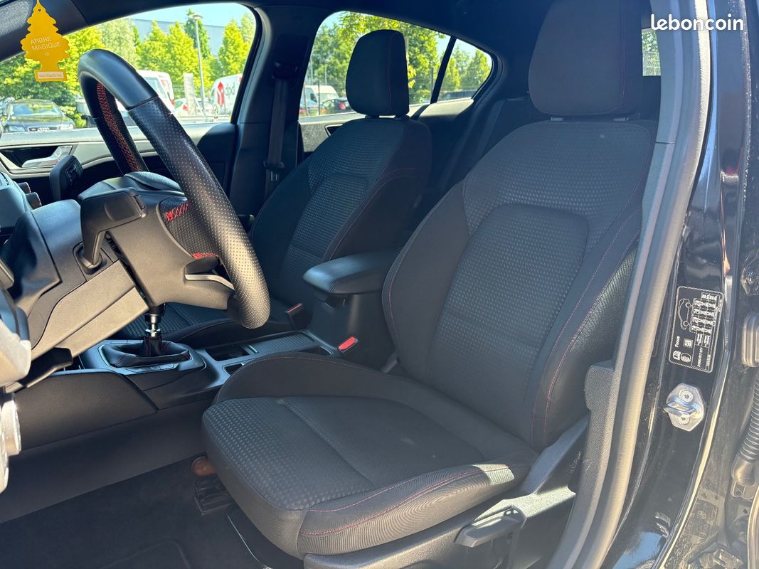 FORD FOCUS 1.0 Flexifuel 125 SS mHEV ST-Line Design / Park Assist / Caméras de recul / Sièges Chauffant / App (image 13)