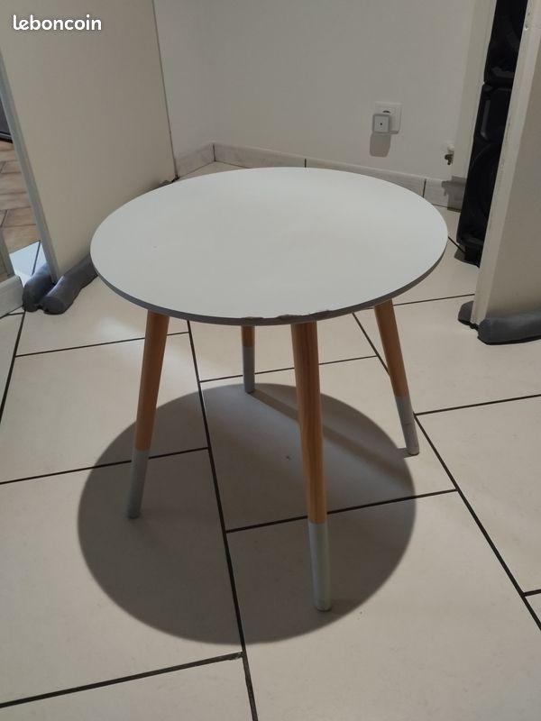 Petite table ronde (image 1)