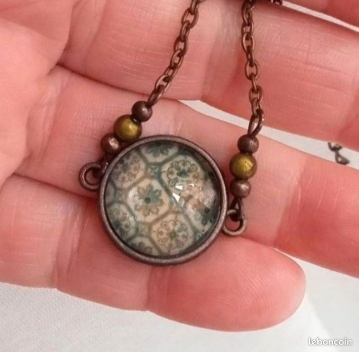 Beau bracelet vintage breloque en laiton (image 3)