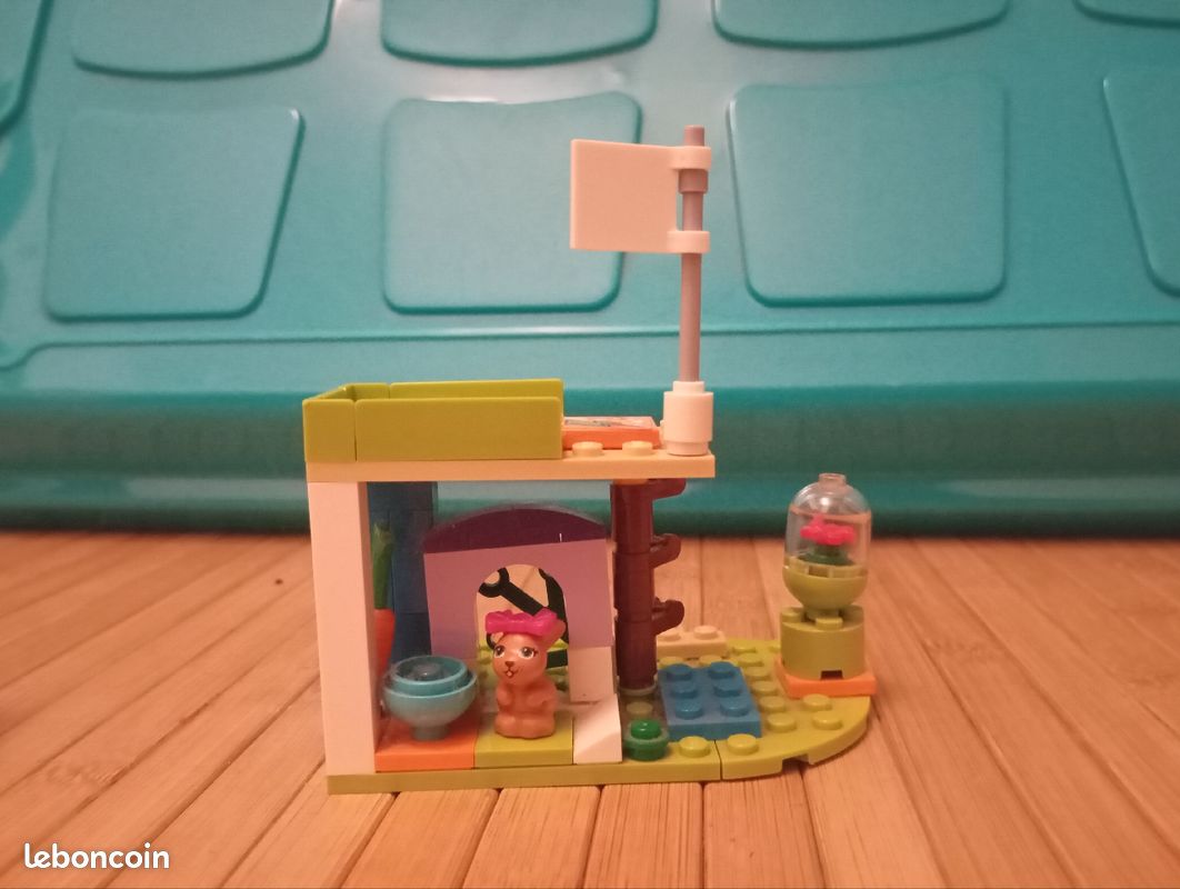 Lego Friends chambre de Mia (image 4)