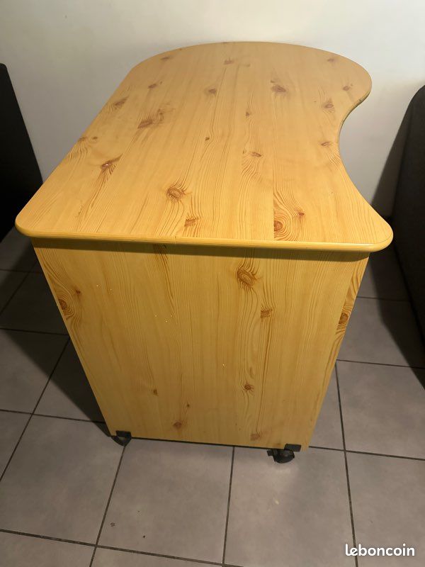 Petit Bureau (image 2)