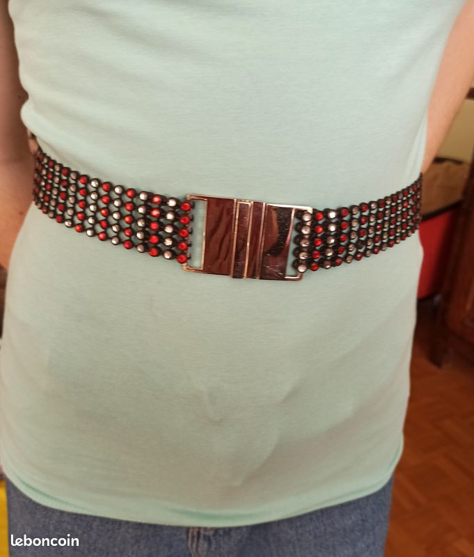 Ceinture avec Strass Multicolores , extensible de 63 cm à 73 cm environ , Très Bon état (image 8)