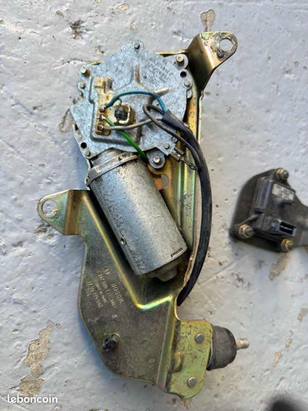 Moteur d essuie glace arrière Renault 19 (image 1)