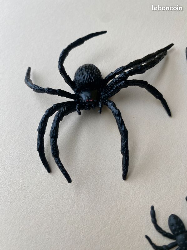 LOT fausses ARAIGNÉES HALLOWEEN (image 3)