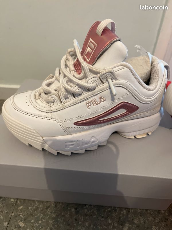 Chaussures Fila en très bon état Taille 25 Chaussures