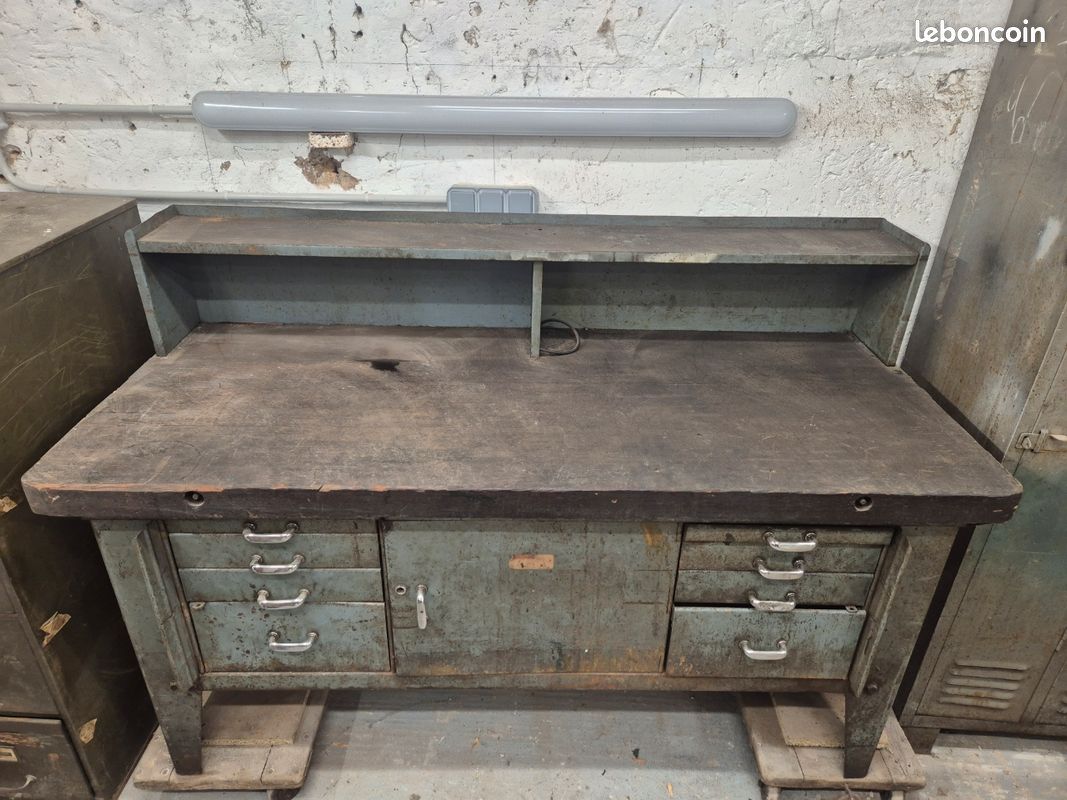 Bureau industriel antique tout en métal - Canada
