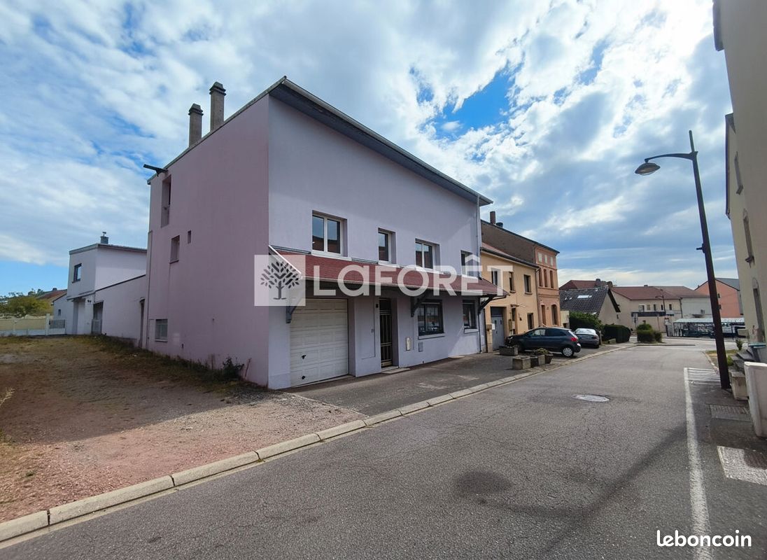 Maison 7 pièces 250 m² · à Carling · 250 m² · 181 500 €