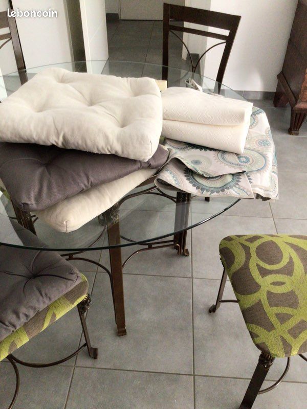 Table et chaises salle à manger (image 4)