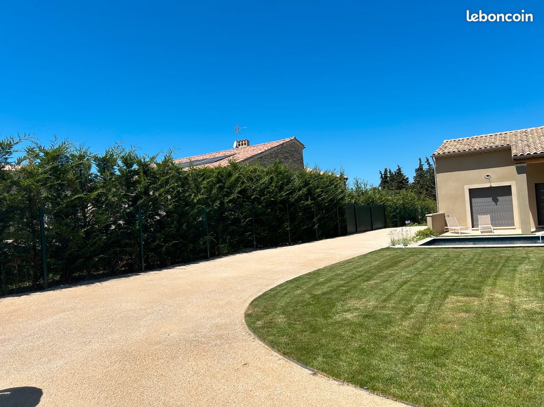 Maison à saint Didier piscine et tout confort (image 17)
