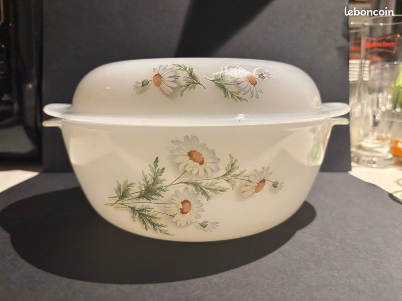 4 Assiettes Arcopal blanches décor marguerites – verre opale – vintage - Arts de la table