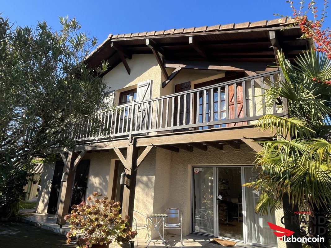 Maison 5 pièces 167 m² · à Pessac · 167 m² · 1 800 €