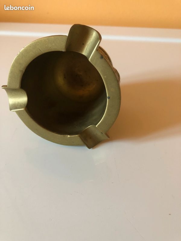 Cendrier en bronze (image 3)