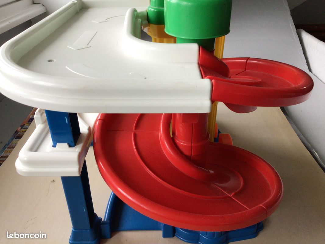 Garage Fisher price parfait état (image 4)