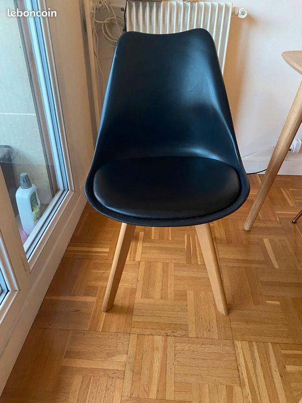 Chaises (image 1)