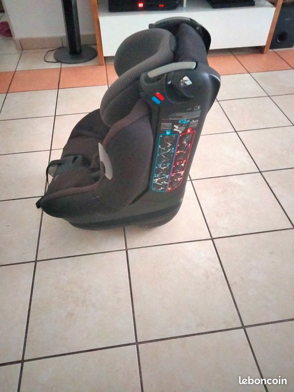 Vend siége auto bébé confort opal noir bonne état général 130e (image 3)