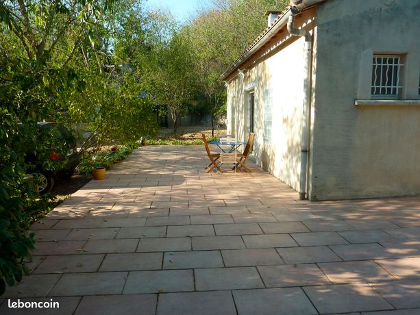 Loue villa meublee nimes