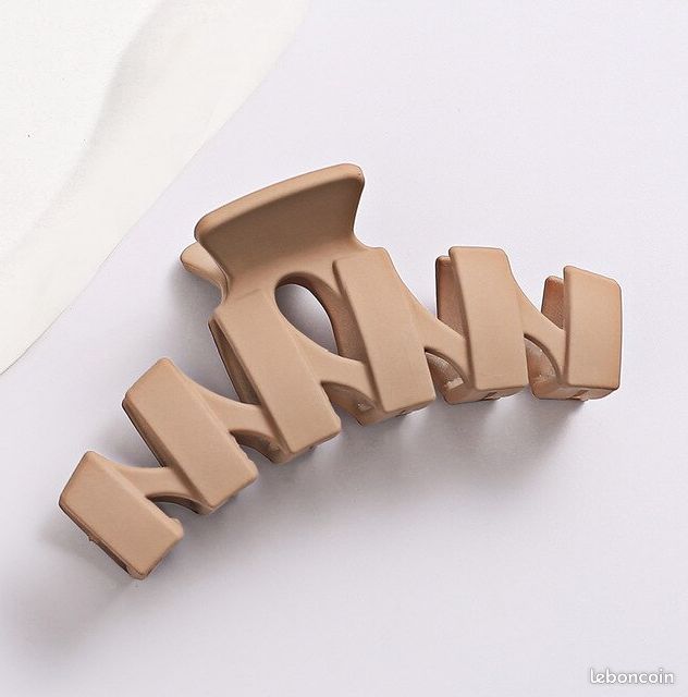Picasso hair clip (image 4)