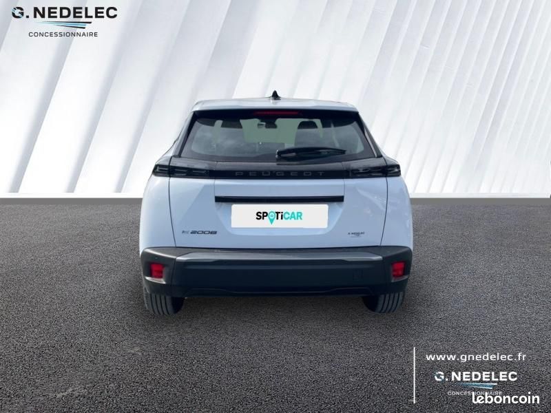 Peugeot 2008 e-2008 156ch Style (image 5)