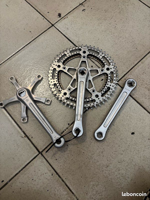STRONGLIGHT SET DE MANIVELLE ET PLATEAUX impact