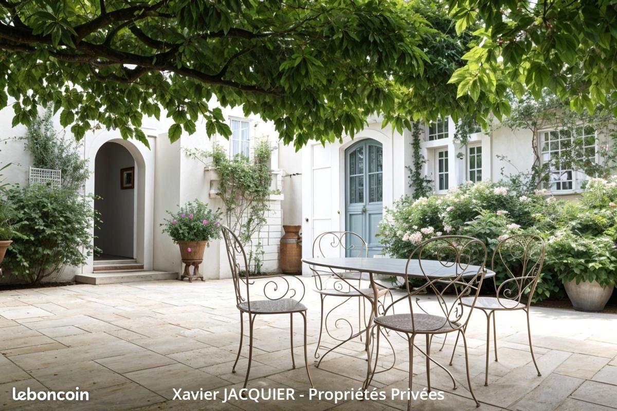 Maison 7 pièces 263 m² · à Geneston · 263 m² · 599 000 €
